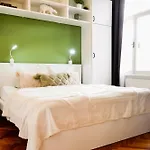 Appartement Historic Center Boutique - Free Parking - Schlossberg View - Casa Momo *