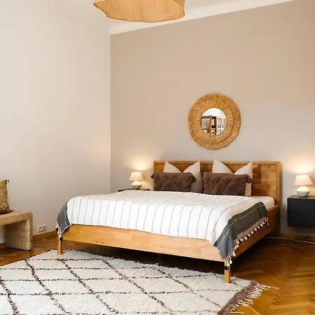 120 M2 Purer Luxus Im Stadtzentrum Mit Balkon Und Parkplatz *