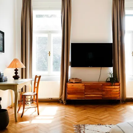Altbau-traum Im Stadtzentrum - Free Parking Apartment *