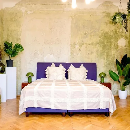 Historic Center Boutique - Parking Included - Schlossberg View *