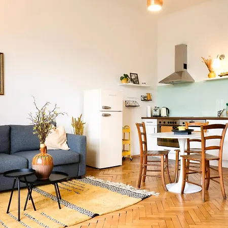 Historic Center Boutique - Free Parking - Schlossberg View - Casa Momo