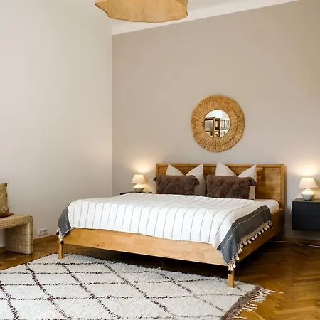 Historic Center Boutique - Parking Included - Schlossberg View * 그라츠